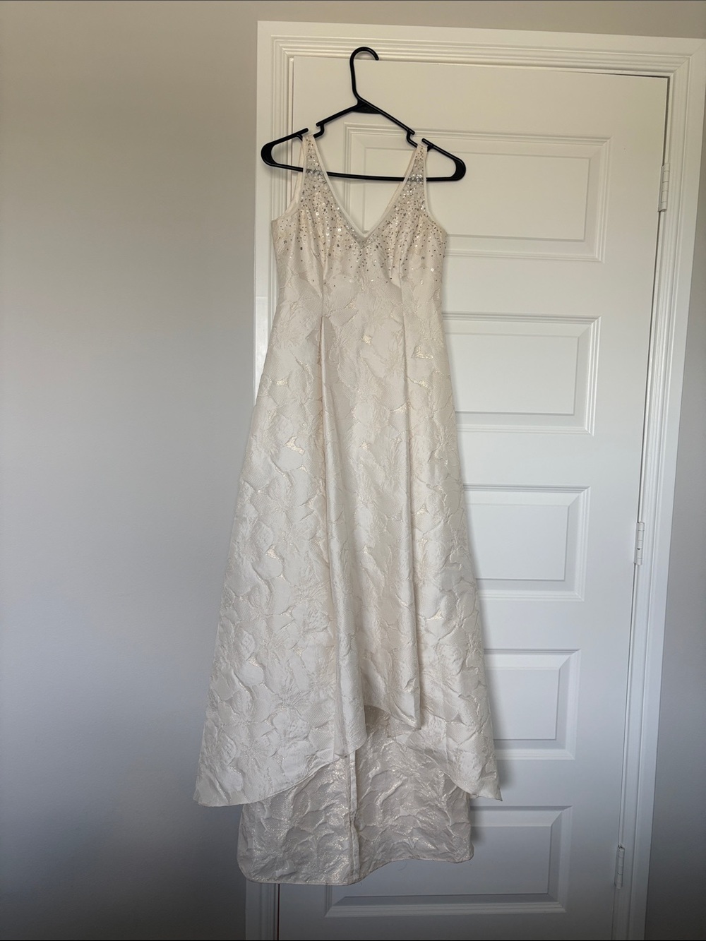 Adrianna Papell Ivory Floral V-Neck A-Line Wedding Dress